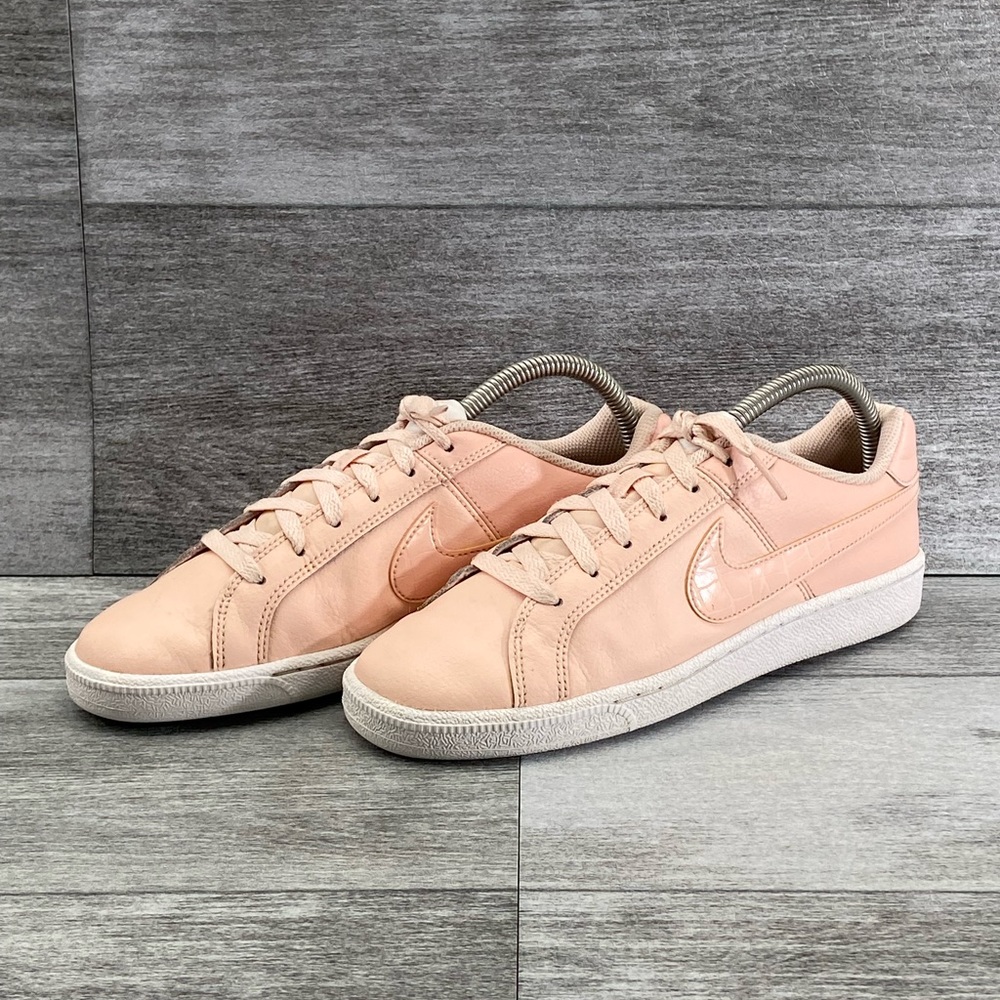 Nike Court Royale Coral Pink Womens 8 Tennis Shoes Preowned 749867-604 Leather